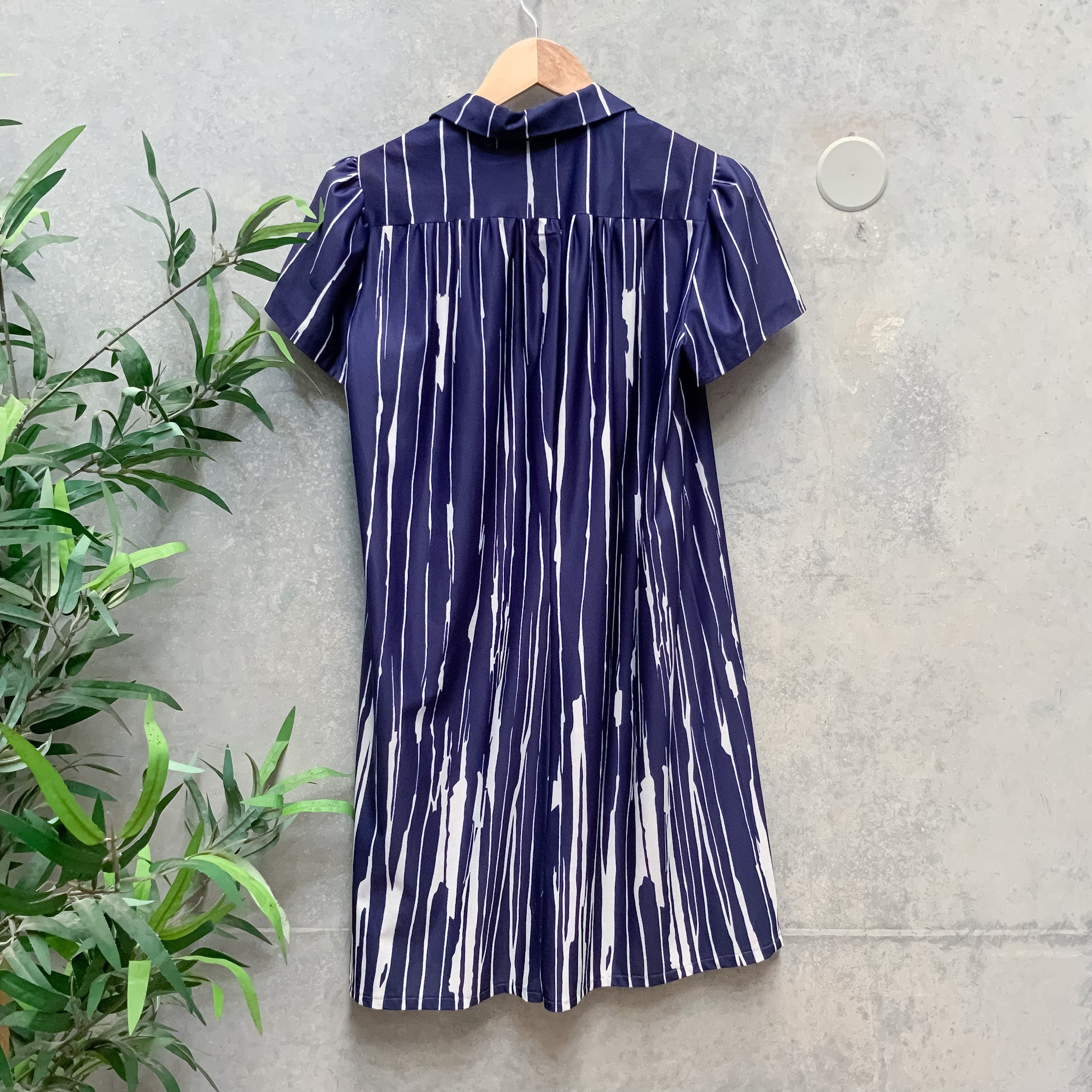 Vintage Ladies Navy Blue Abstract Striped Short Sleeved Polo Dress - Size L