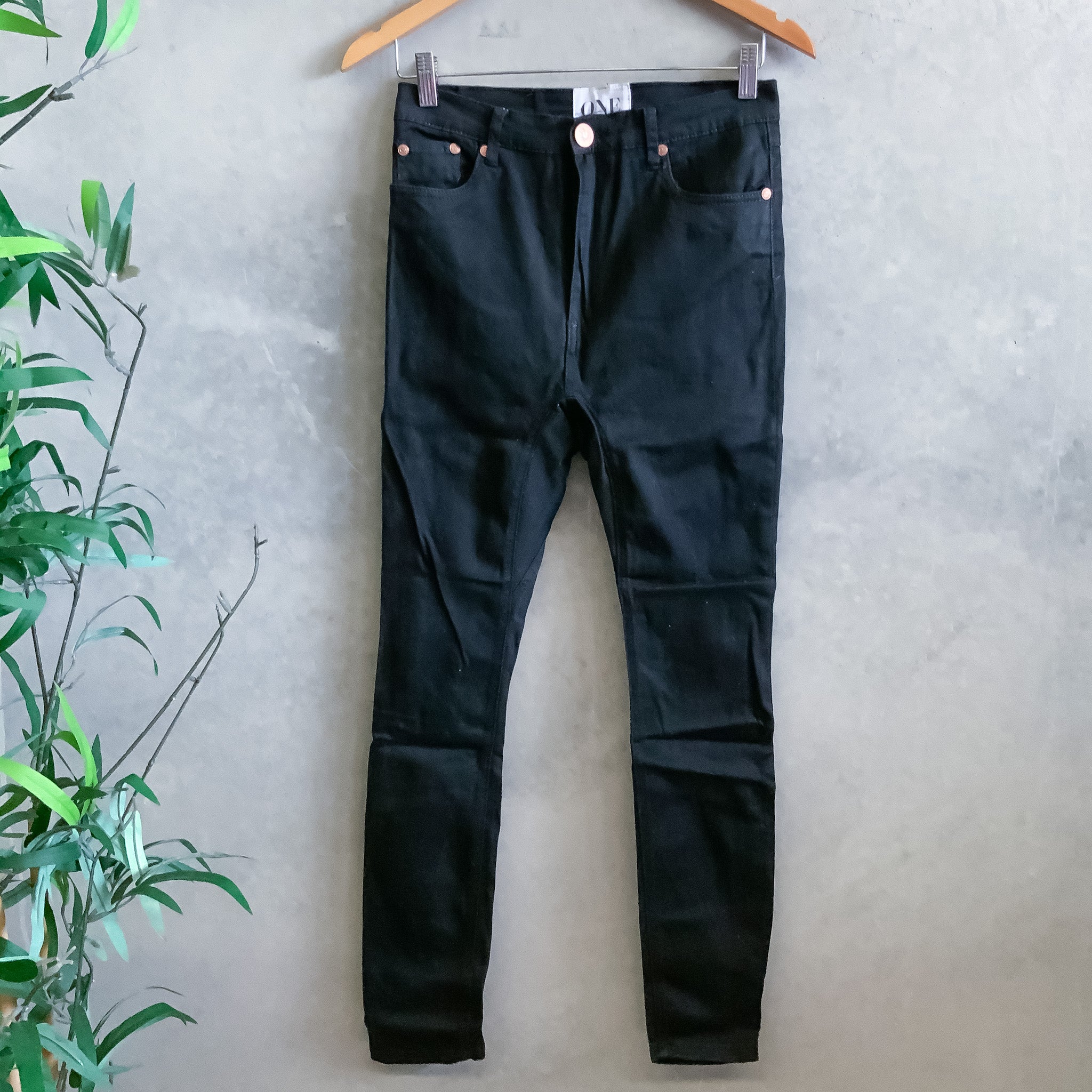 ONE TEASPOON Low Waisted Runaways Jeans Black - Size 26