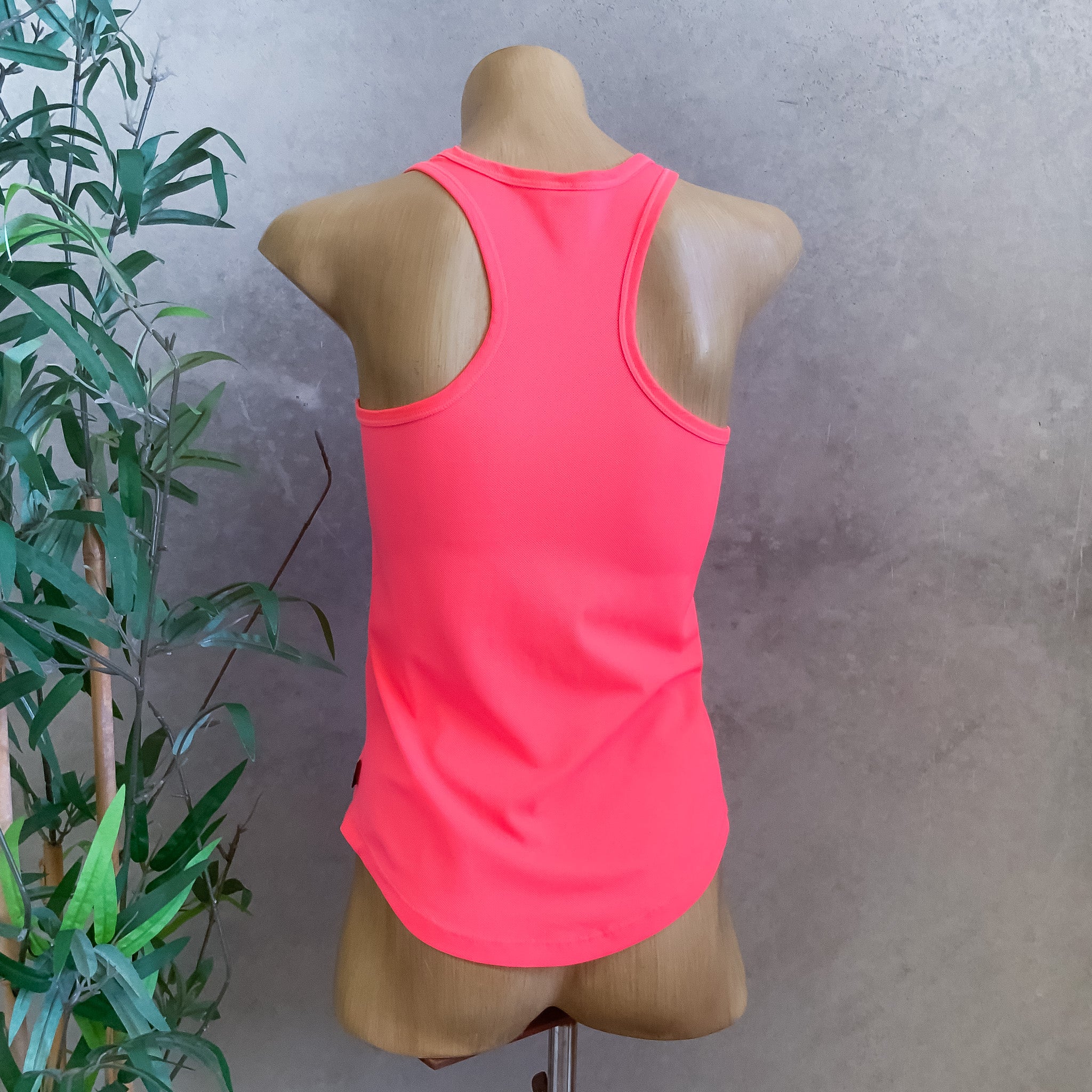 BONDS Pink Racerback Fitted Active Wear Tank Top - Size 8/10