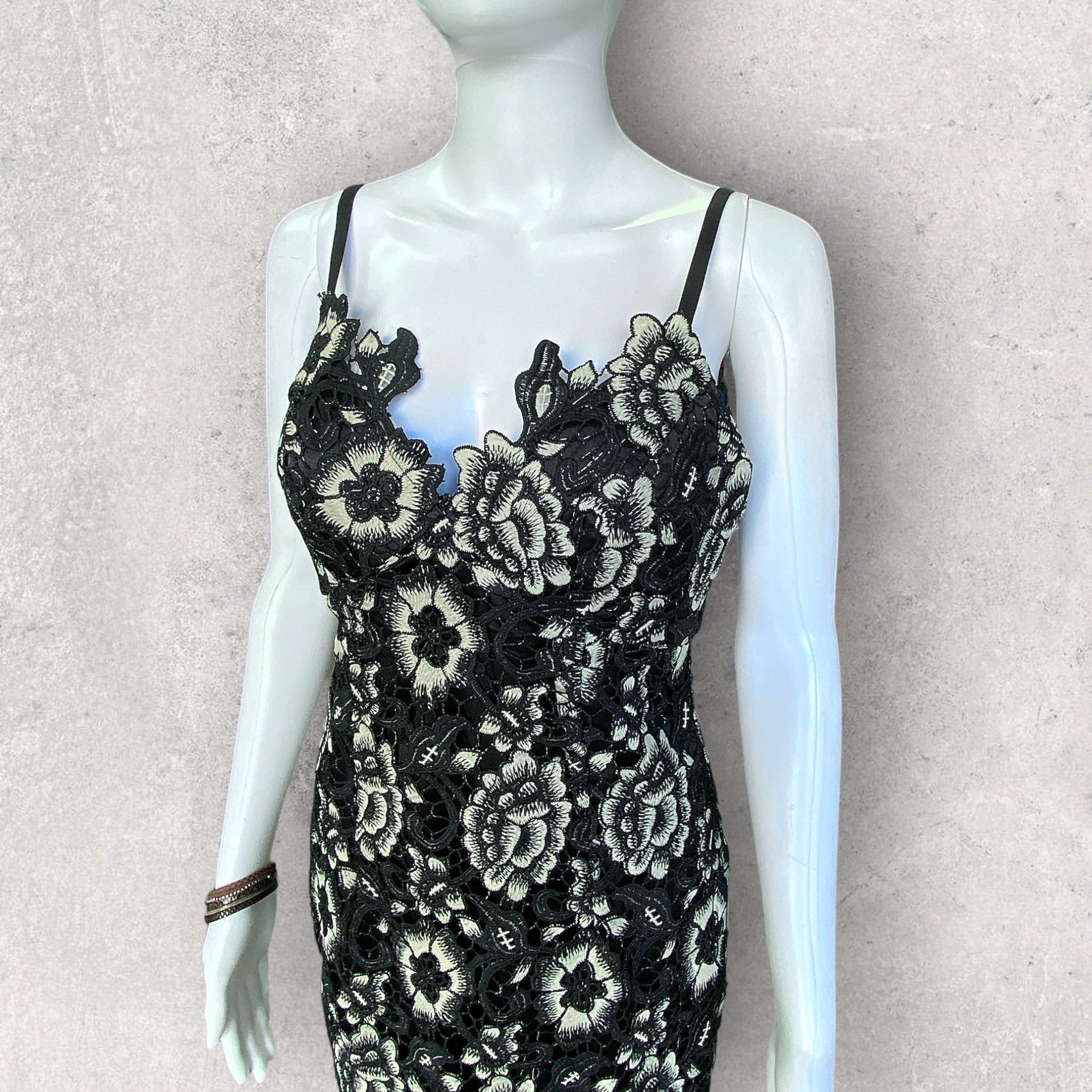 AMELIUS Black/Ivory Floral Lace Overlay Bodycon Midi Dress - Size 12