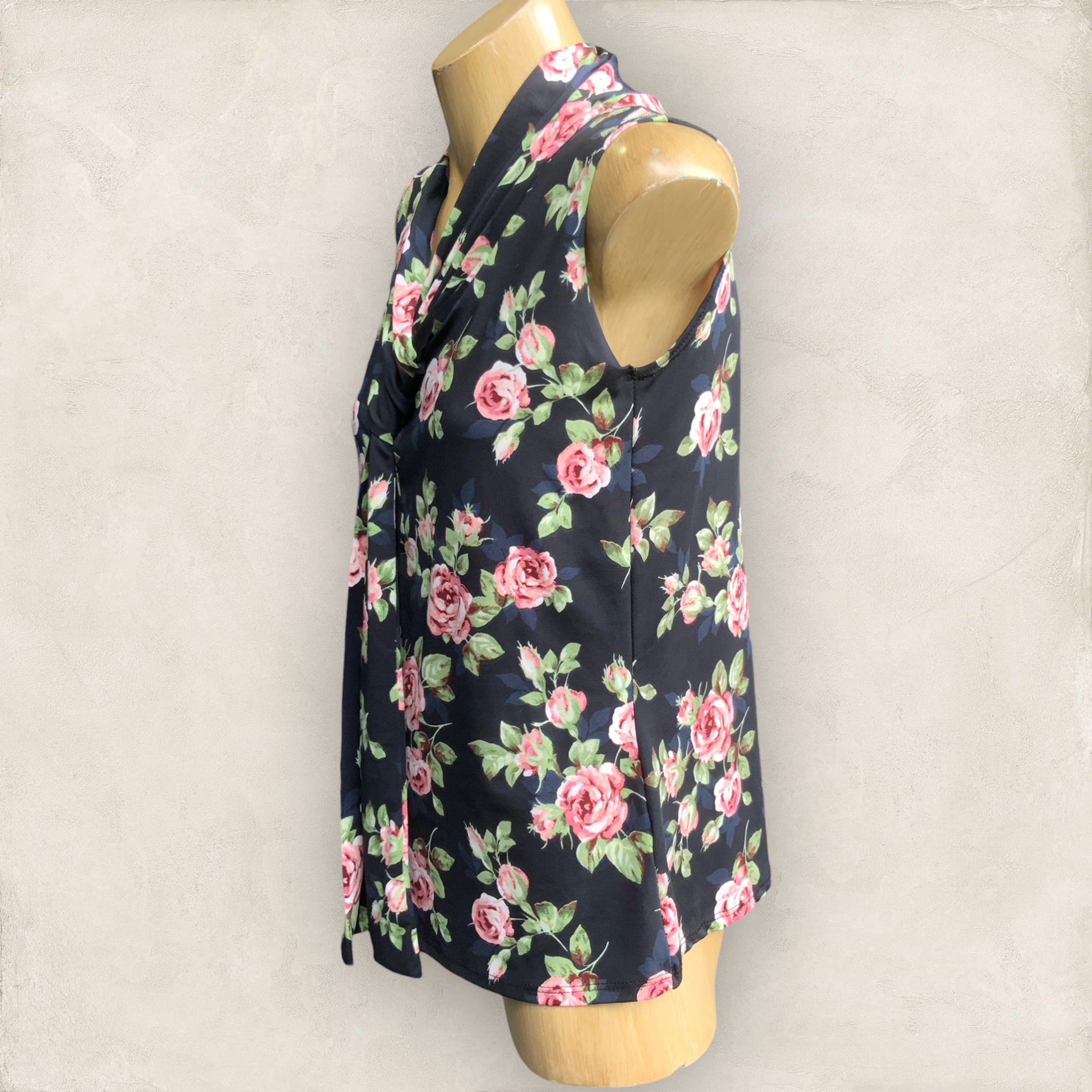 PROSPECT BLVD Black Floral Pattern Sleeveless Top - Size S/M