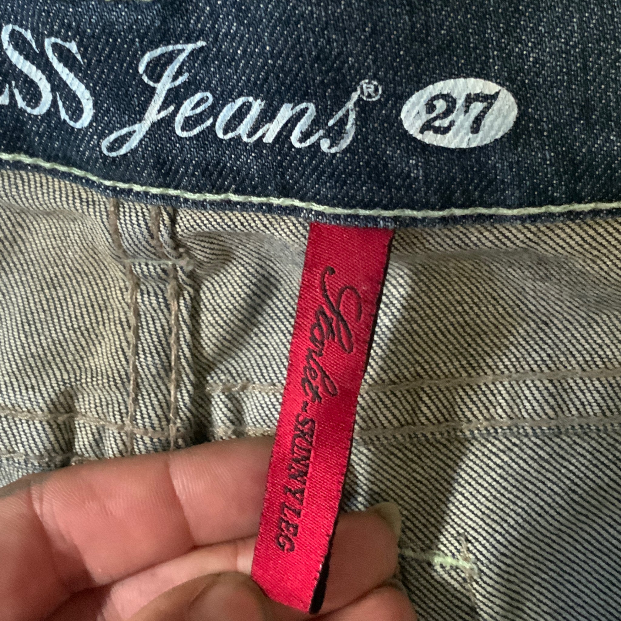 GUESS Low Rise STARLET SkinnyMid Washed Jeans - Size 27" Waist