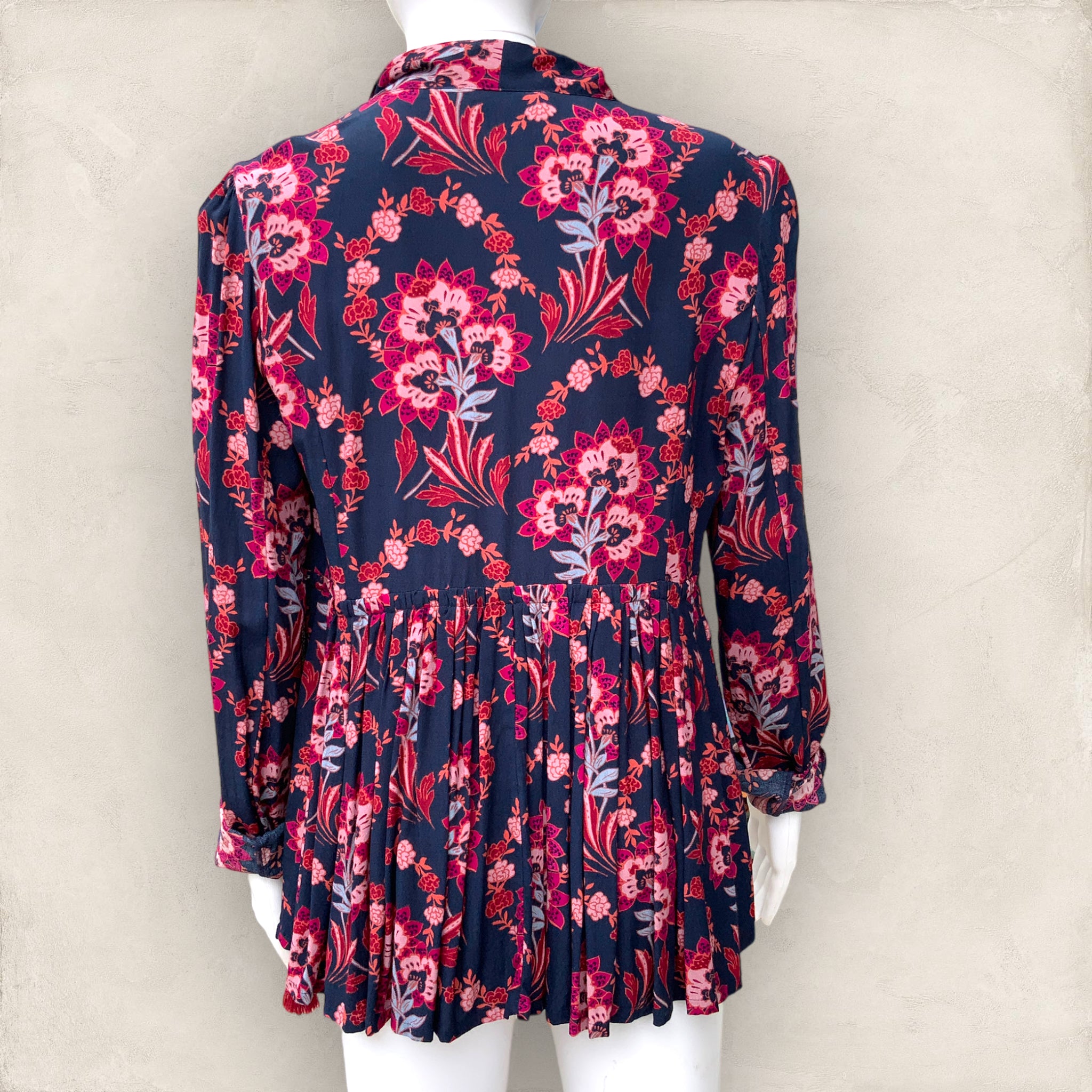 TIGERLILY “Paradis” Floral Open Front Swing Jacket - Size