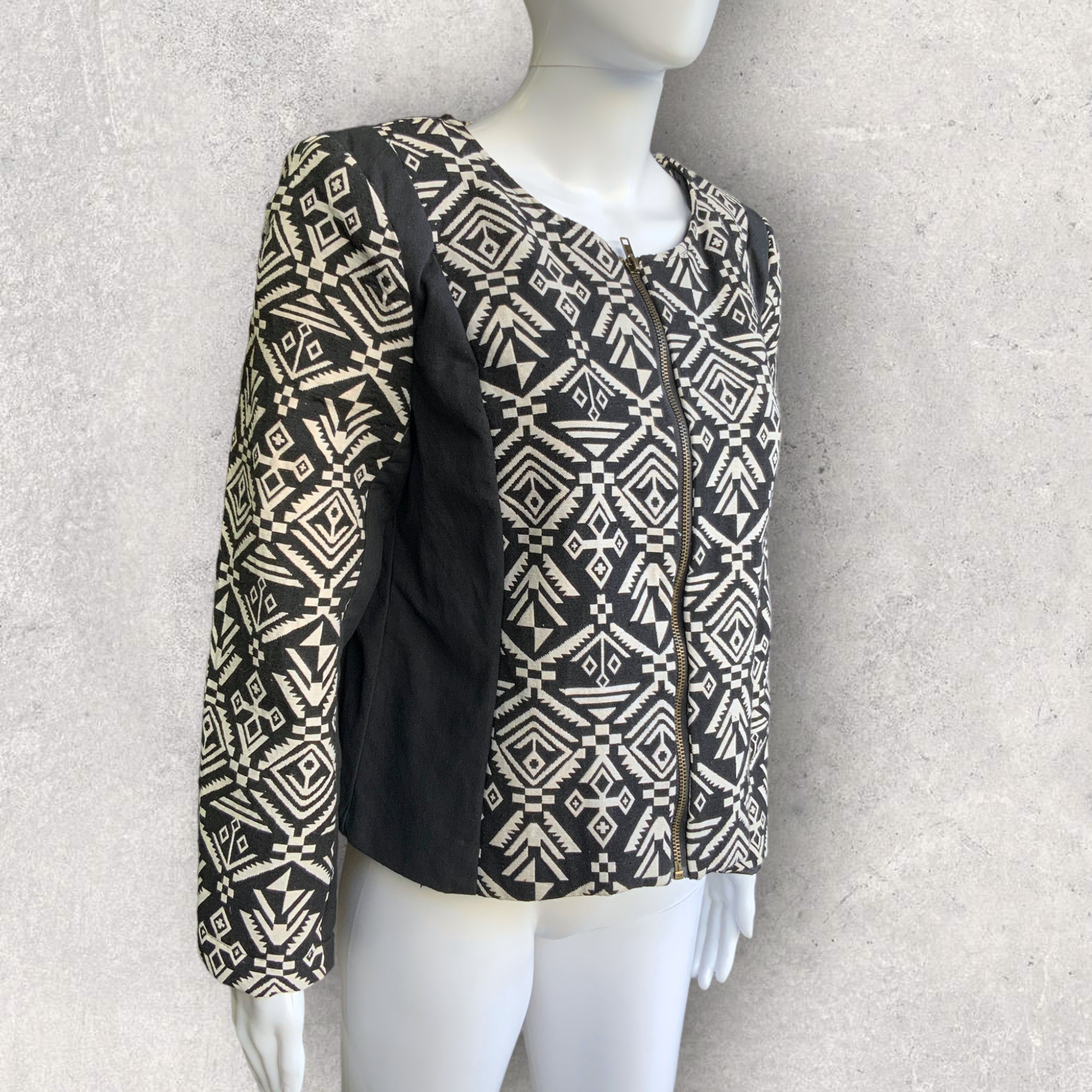 QUELQUE Monochrome Geometric Aztec Zip Up Jacket - Size 12