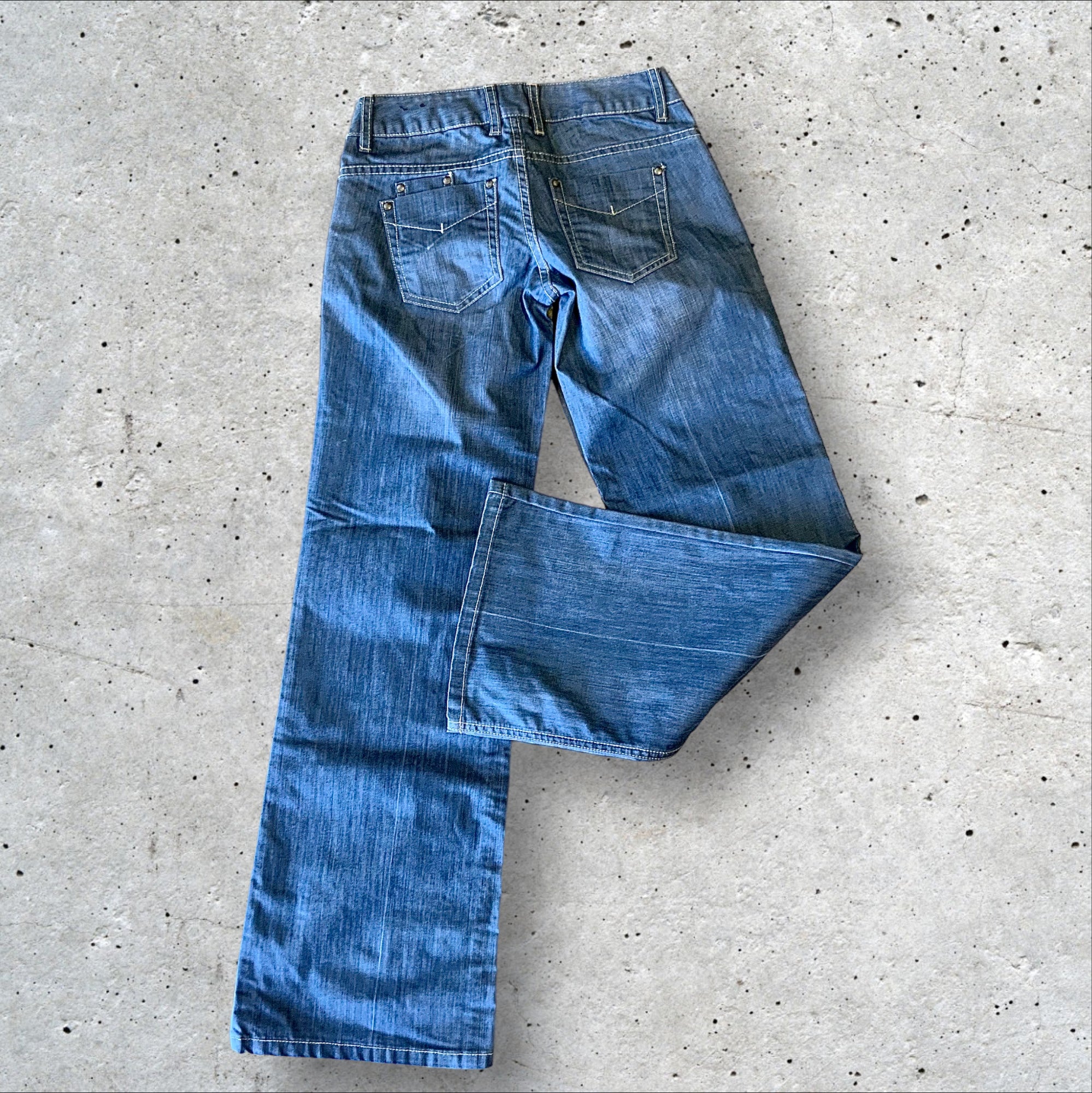GRAB Vintage Y2K Light Wash Wide Leg Low Rise Jeans - W6/L24