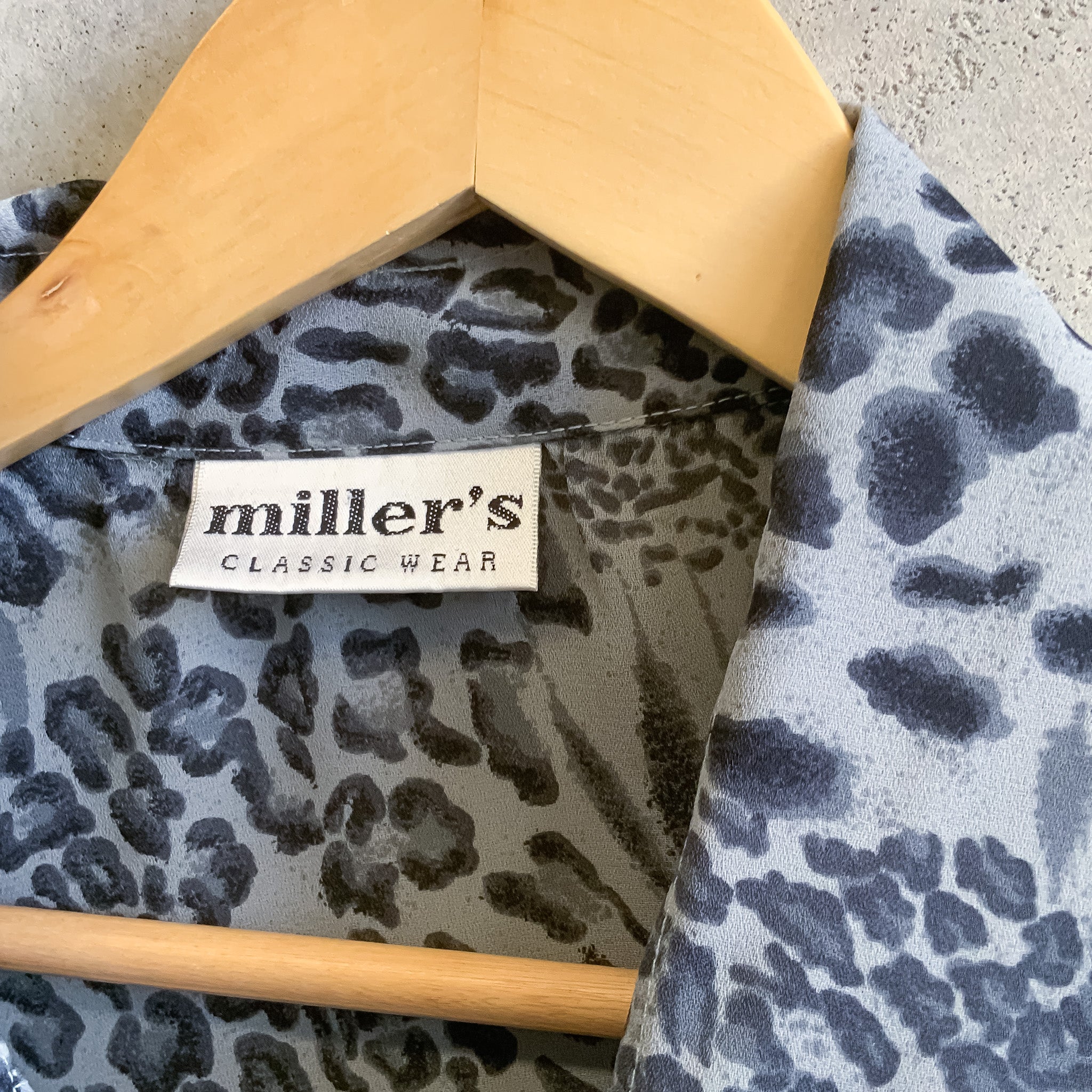 MILLERS Gray Animal Print Casual Button Down Top - Size 20