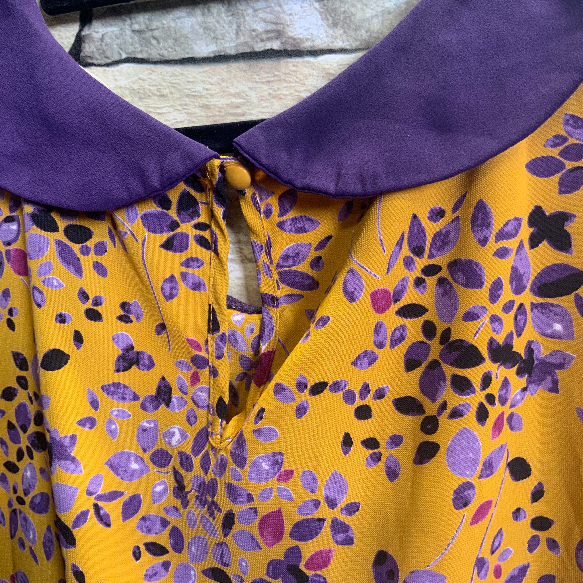 JESSY B Gold Yellow/Purple Retro Pinup Girl Sleeveless Collared Top - Size (4XL) 22