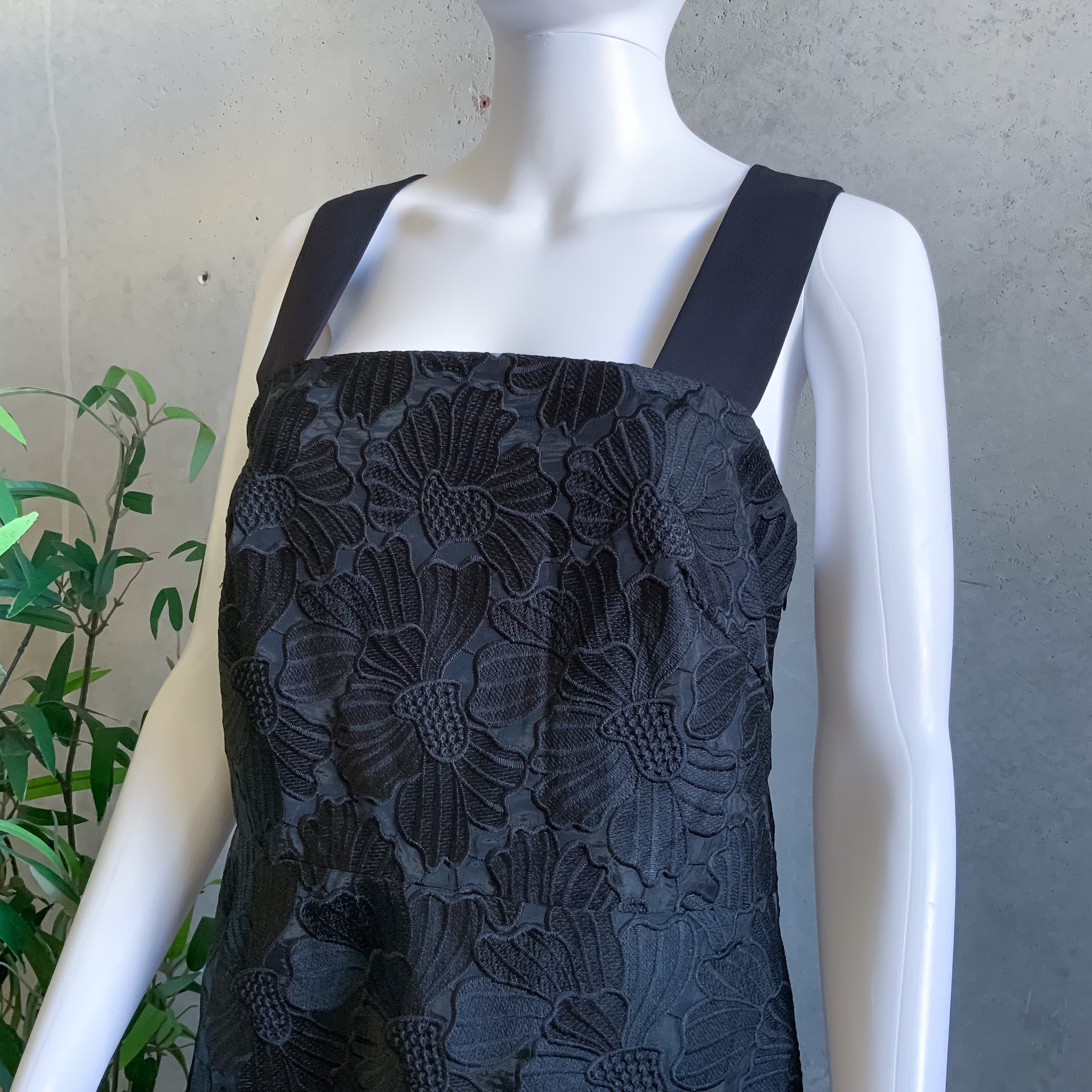 DAVID LAWRENCE Black Cross Back Embroidered Party/Cocktail Dress - Size 12