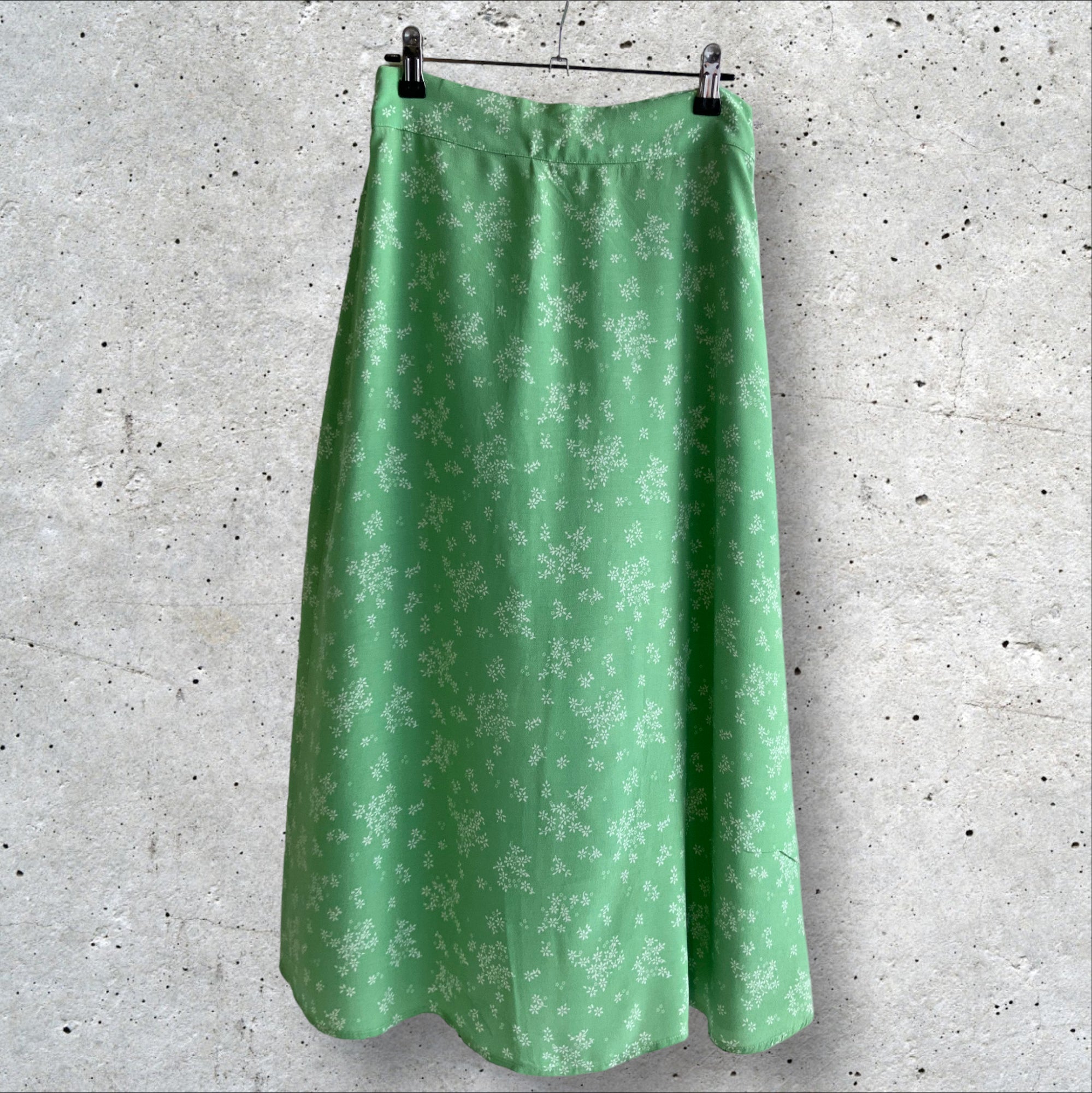 AUGUSTE The Label Mauve Marcel Midi Skirt Vibrant Green - Size 10