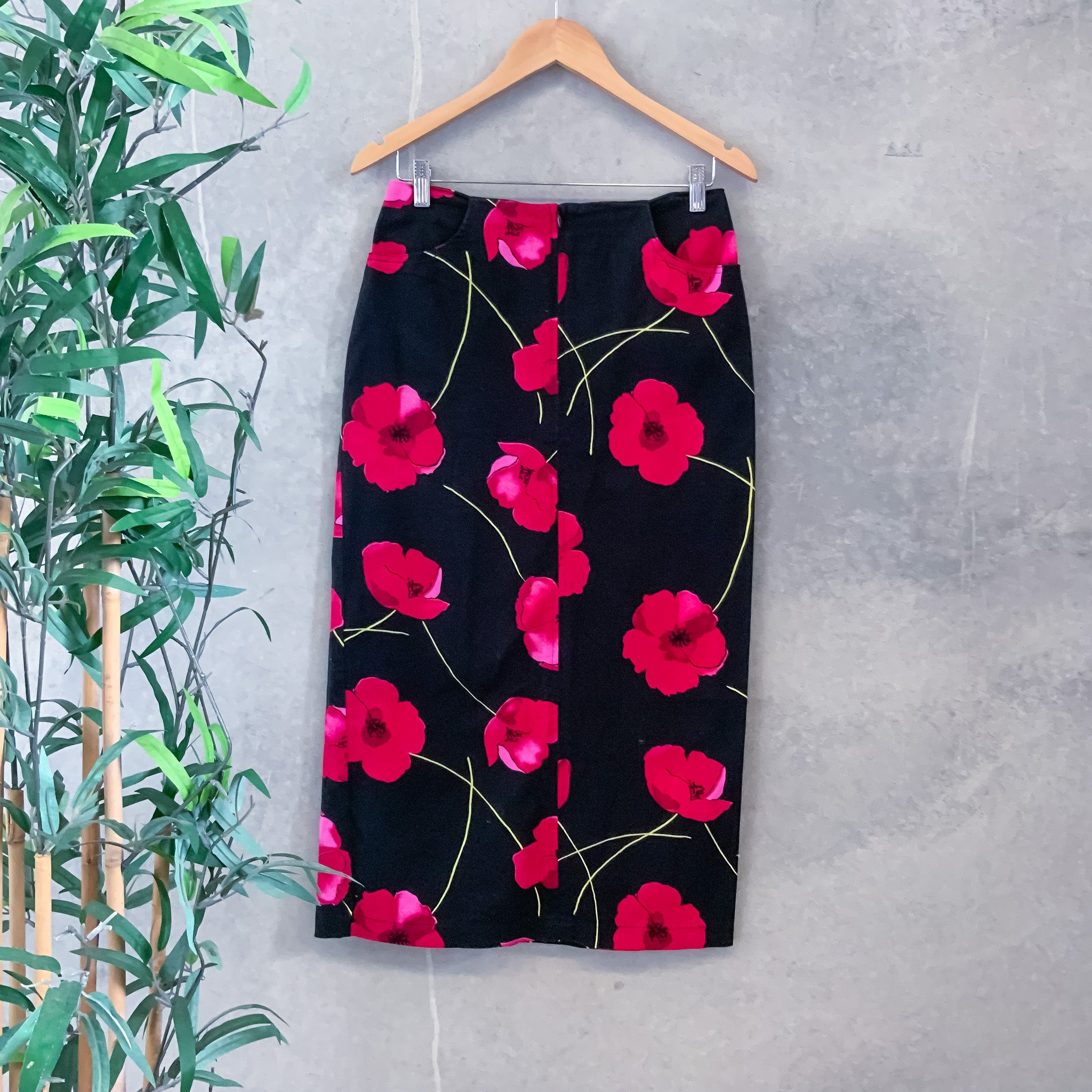 Vintage KERRY REID *Rare* Ladies Black Red Floral Pencil Skirt - Size 8