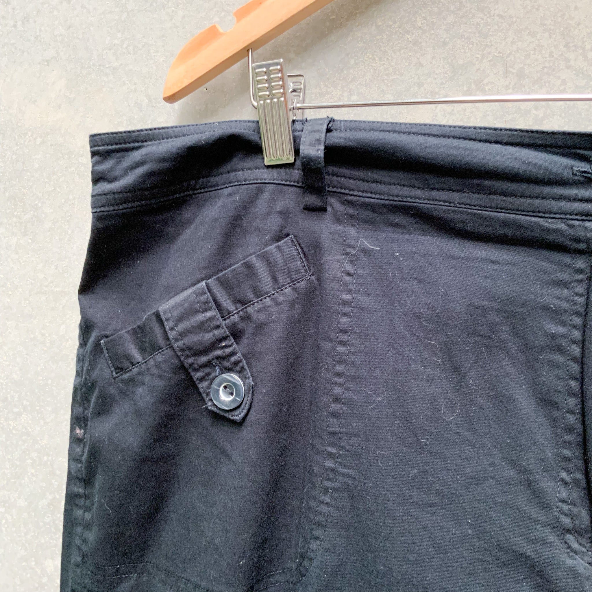 LRD Ladies Navy Denim Elastic Waist Capri Pants - Size 22