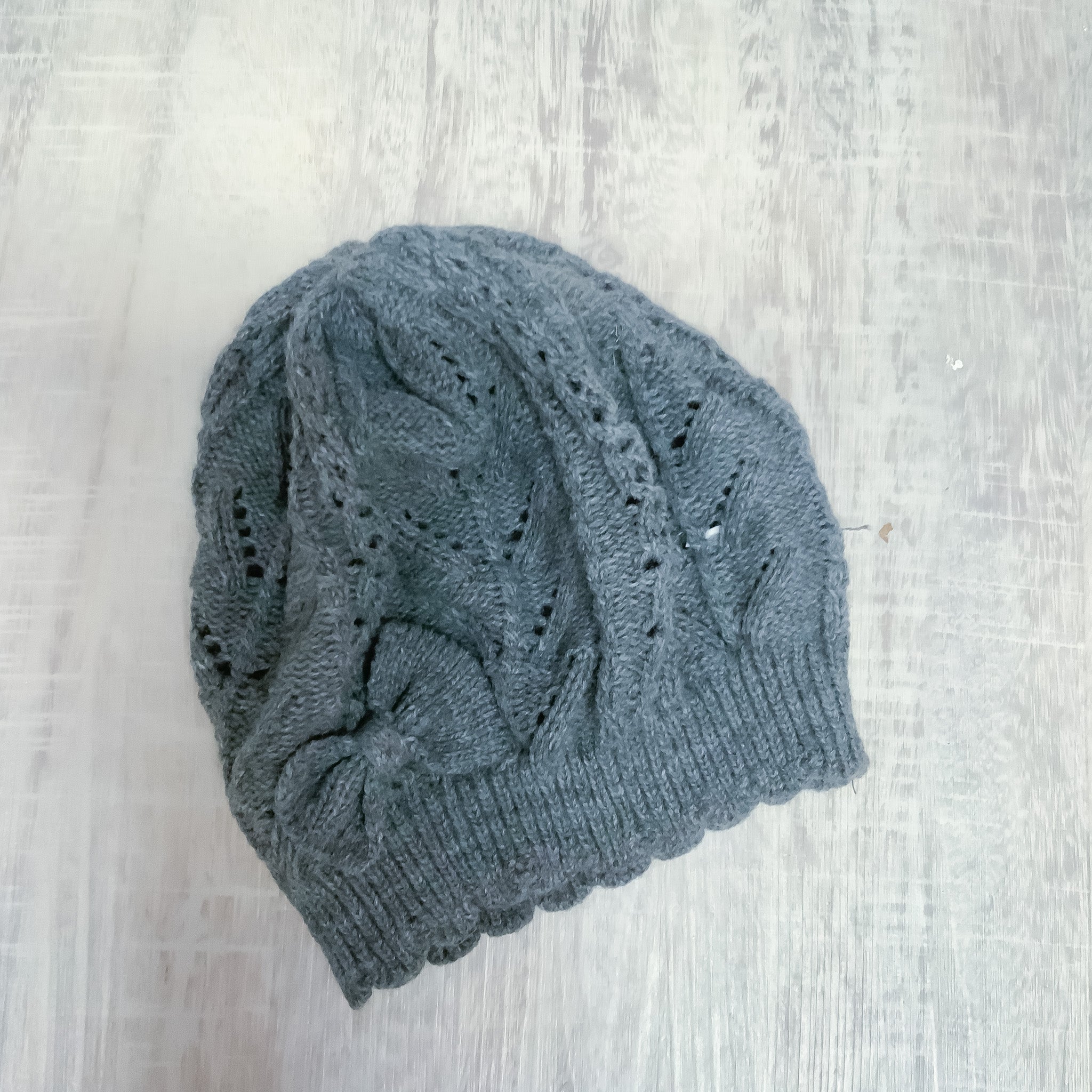 Ladies Grey Knitted Beret Style Beanie with Bow - One Size