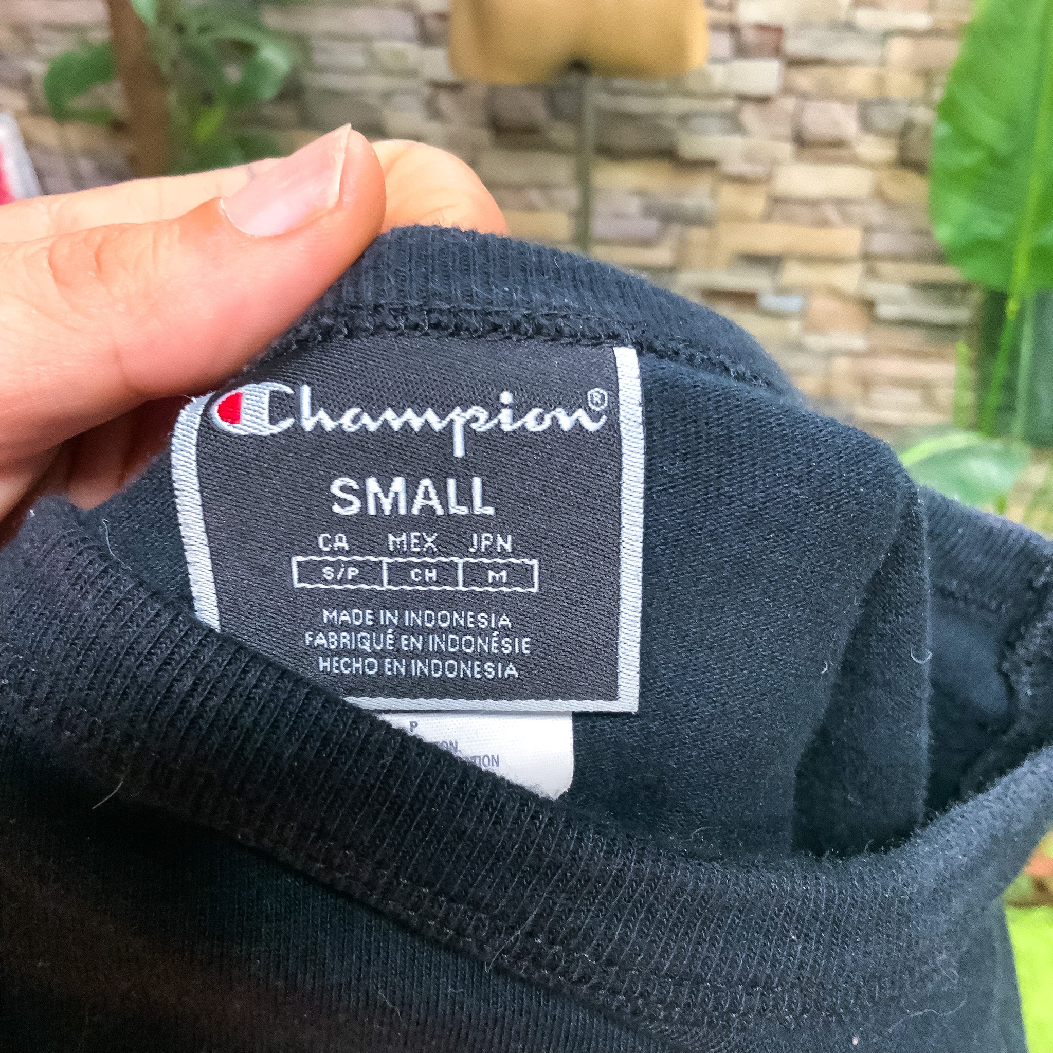 CHAMPION Cropped Black Short sleeve Tee with Logo - Size S
