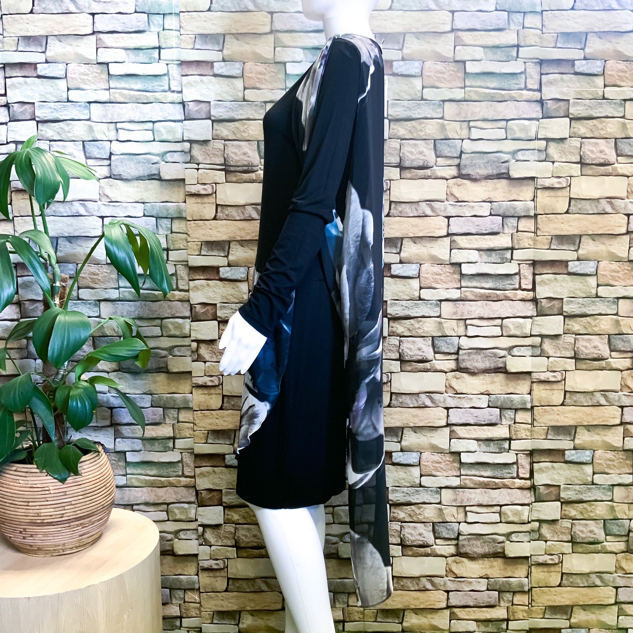 WAYNE COOPER Black Long Sleeves V-Neck Long Back Dress - Size 12