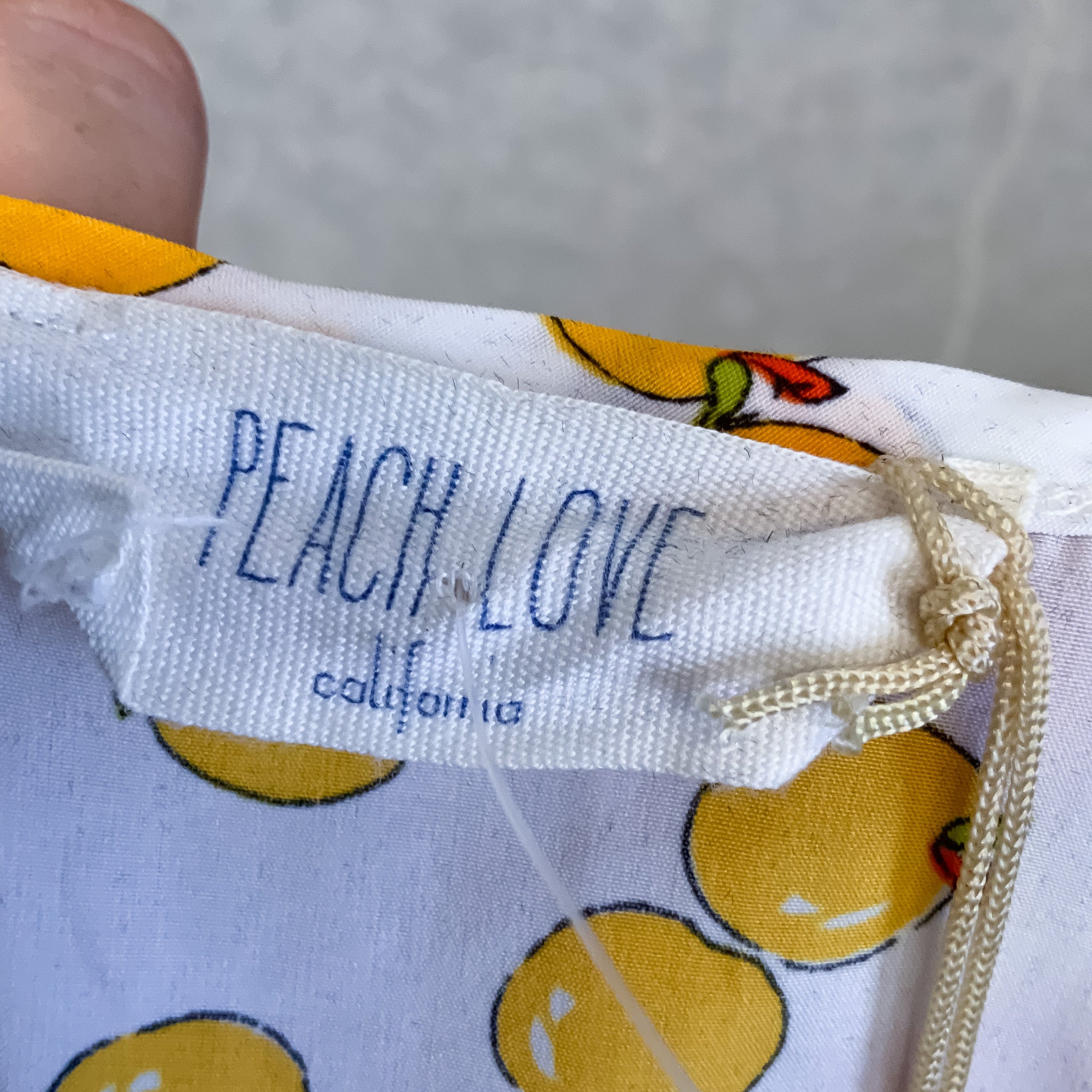 PEACH LOVE Ladies Yellow Peach Print Sleeveless Casual Top - Size 24