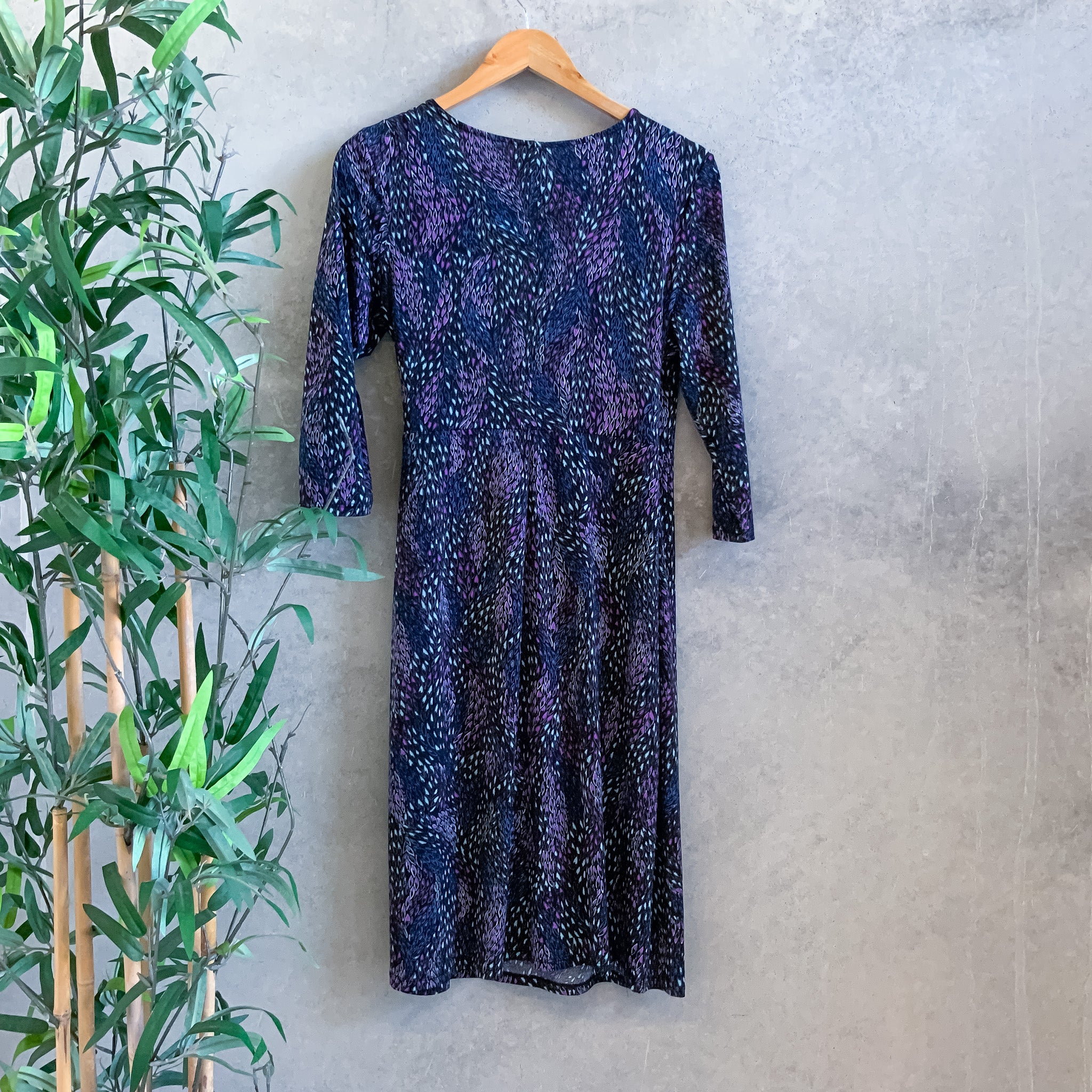 LEONA EDMISTON 3/4 Sleeve abstract Print Twist Detail Knee Length Dress - Size 12