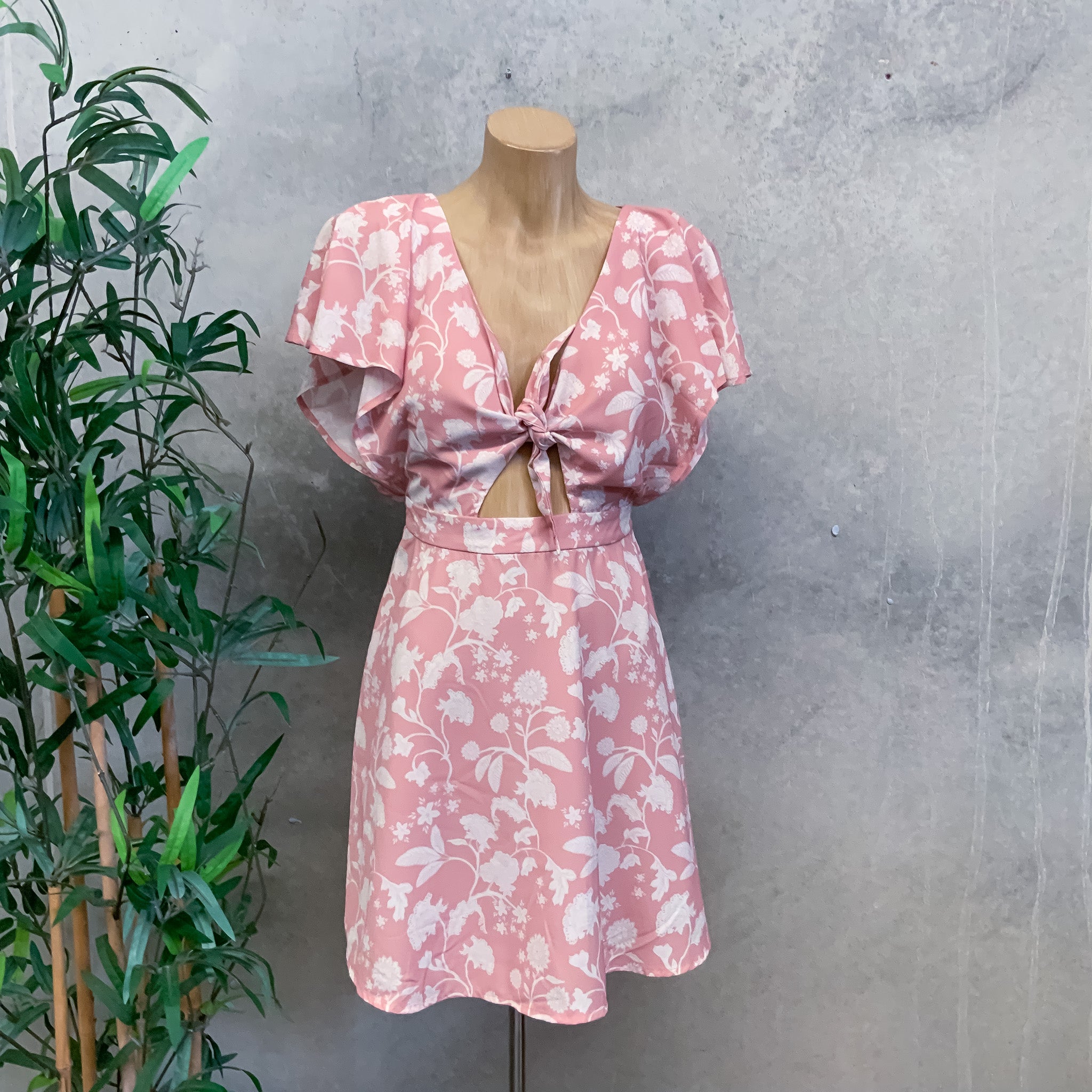 MOOLOOLA Pink Floral Print Cutout Short Sleeve Mini Dress - Size 8