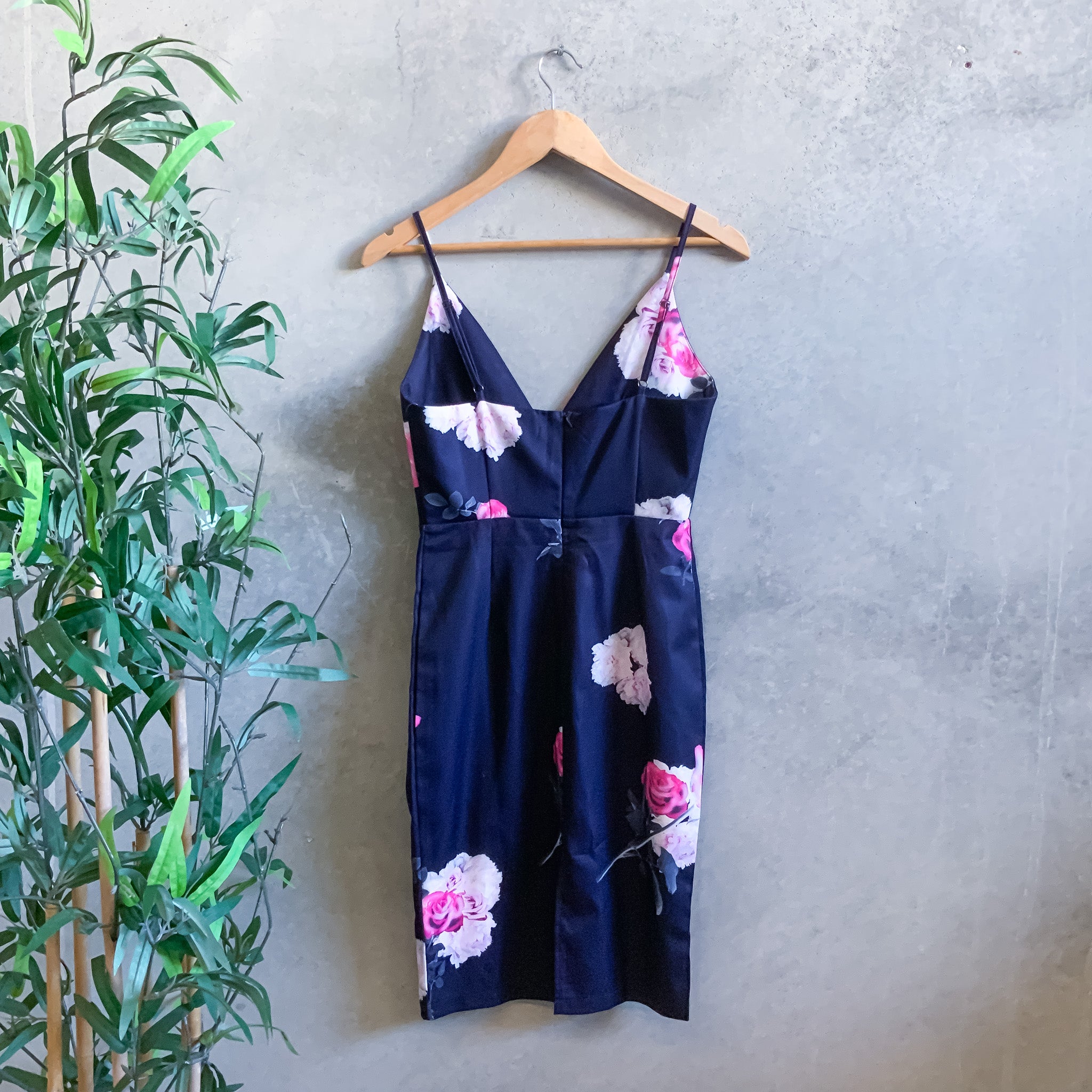 BNWT LUVALOT Navy Blue Floral Strappy Pencil Cocktail/Party/Club Dress - Size 8